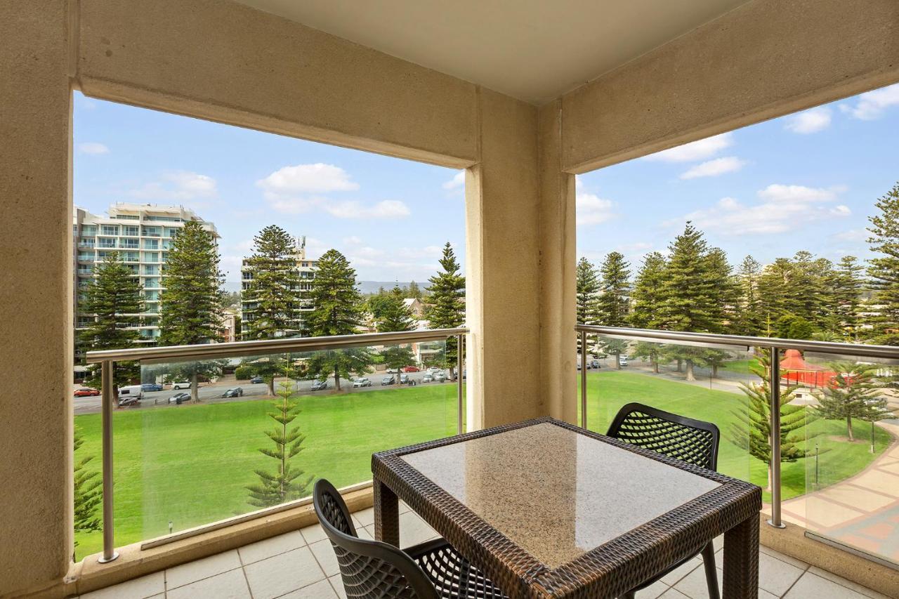Belle Escapes - Glenelg Seaside Apartment Luaran gambar